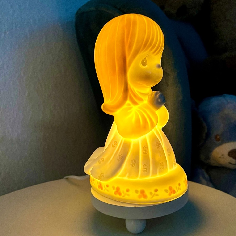 Precious Moments O Worship The Lord Underglaze Porcelain Nightlight Praying Girl
